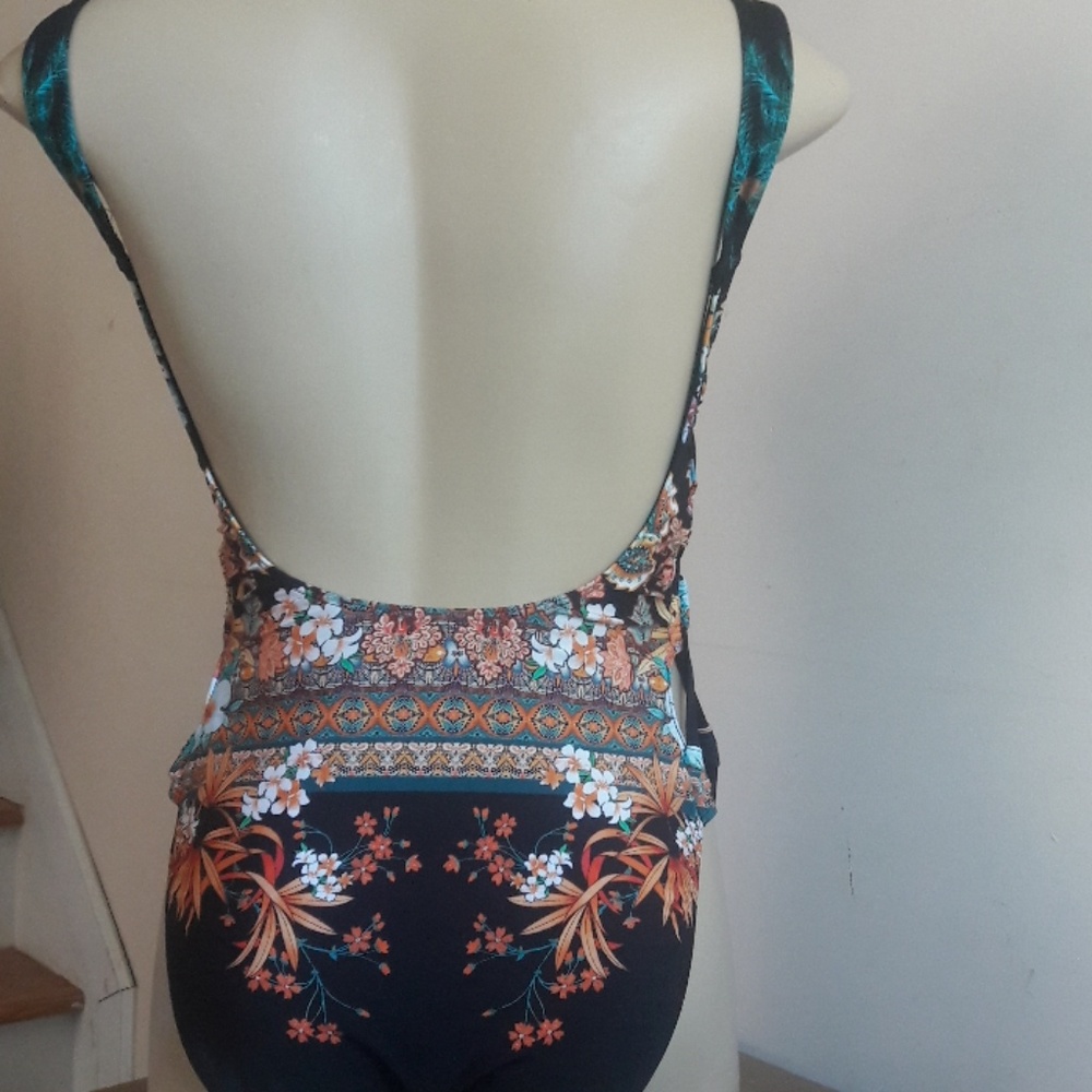 NWT Kenneth Cole Swimsuit - Picture 3 of 6